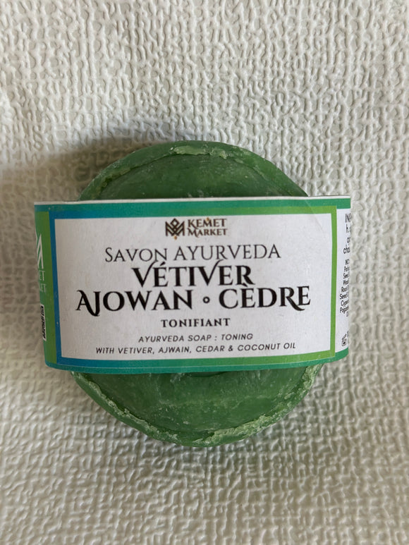 Savon-vetiver-cedre-acne-visage-bienfaits-meilleur-savon-naturel-kemet-market-Ayurveda-fabricant-savon-vert-artisanal-ajowan-poudre-indienne