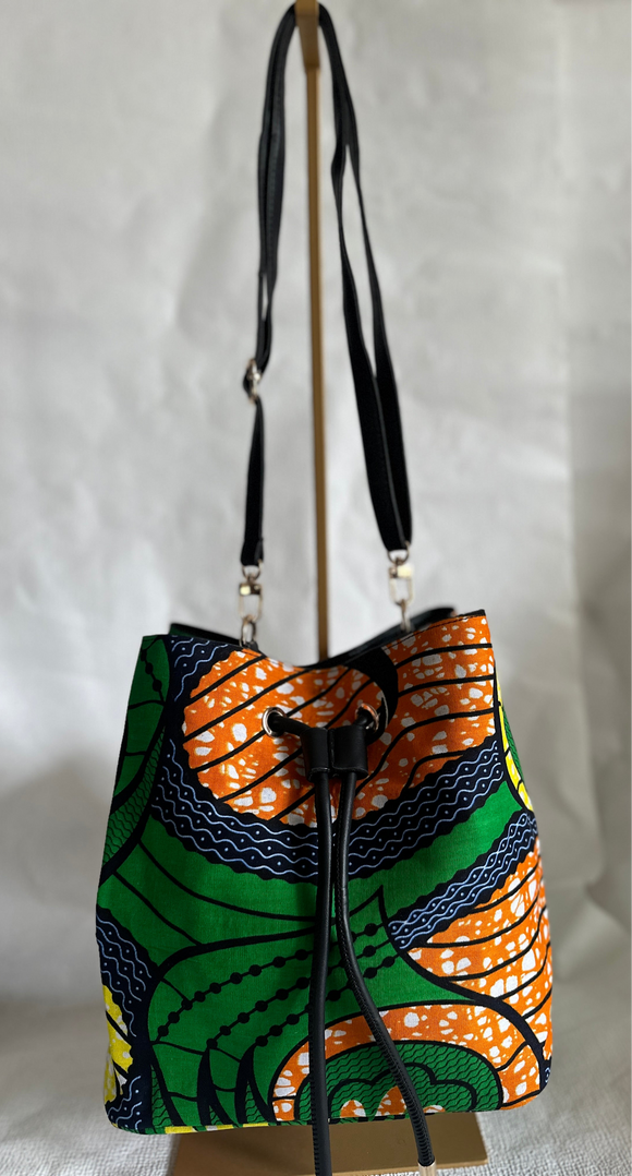 Sac-wax-femme-sac-à-main-africain-simili-cuir-senegal-prix-pas-cher-tissu-pagne-vert-orange-jaune-sac-bourse-seau-bucket